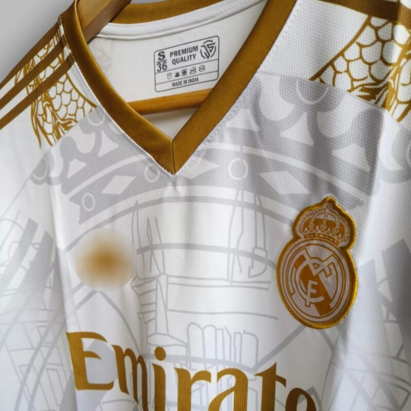 REAL MADRID SPECIAL GOLD JERSEY (2)